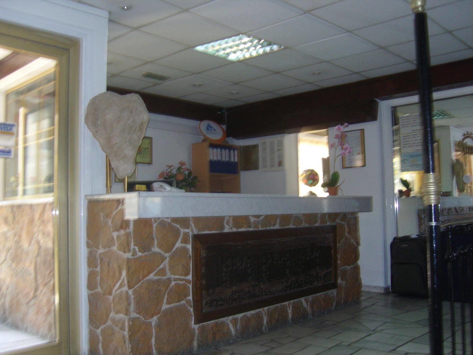 Best Western Plus Larco Hotel Ларнака Екстериор снимка
